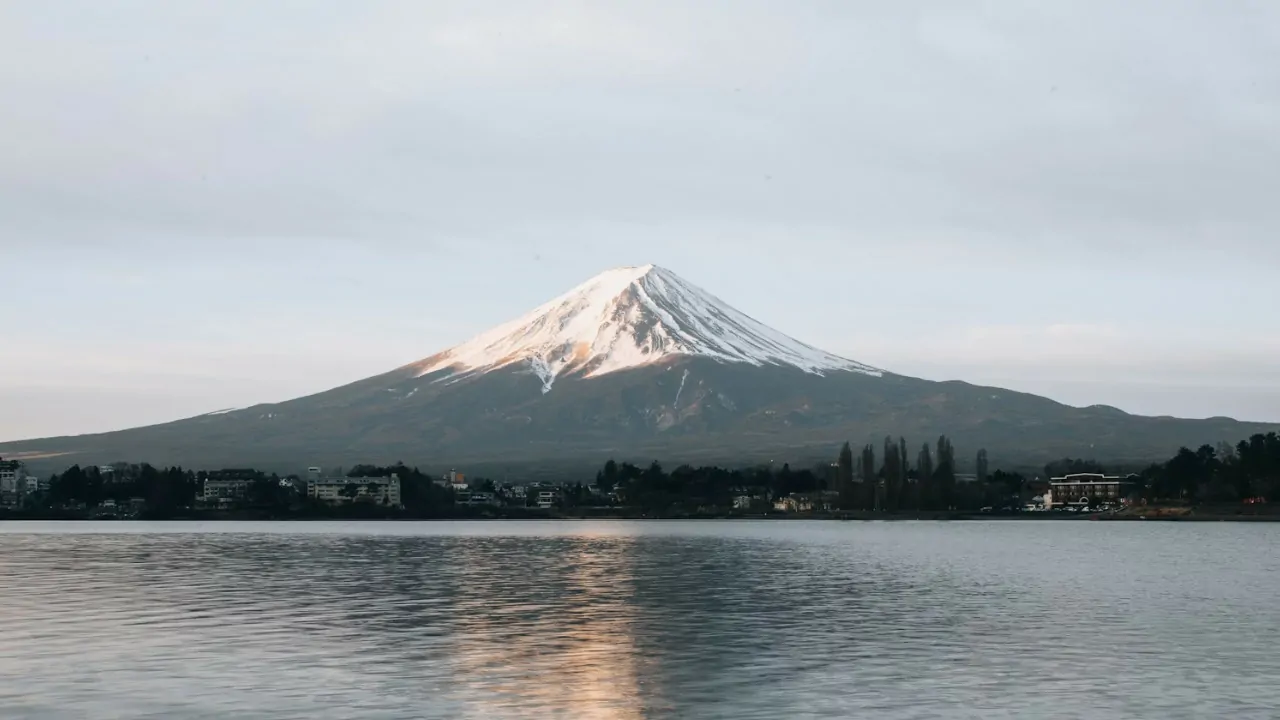 beza bukit dan gunung