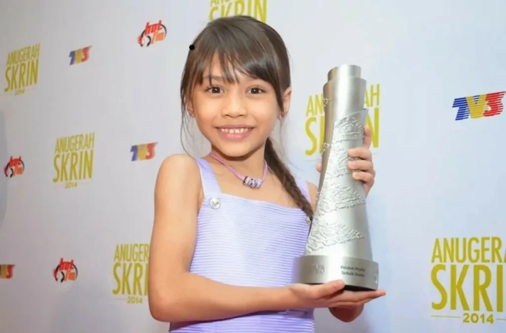 Puteri Balqis Anugerah Artis Harapan Pantene di Anugerah Skrin 2012