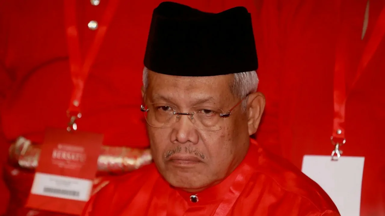 Hamzah zainudin dipecat dari bersatu