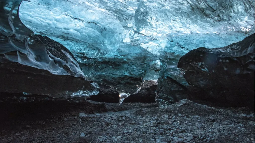 Gua Ais Iceland