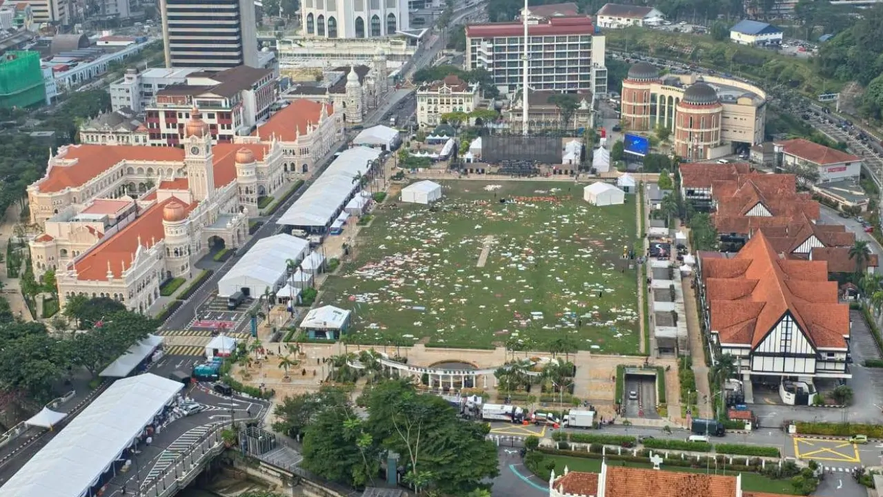 sampah piala dunia 2026 di dataran merdeka